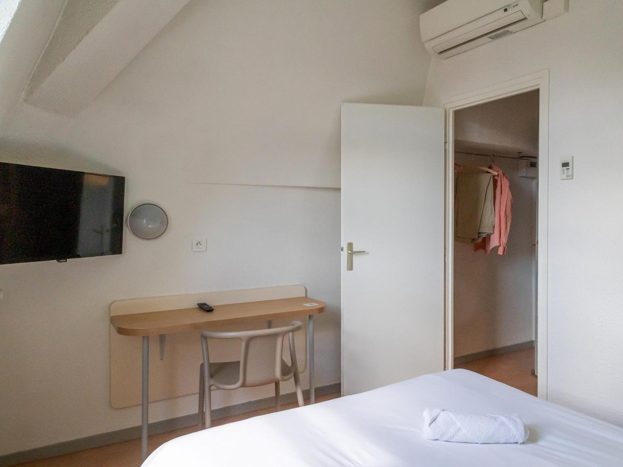 Hotel Ibis Budget En Velay 2*