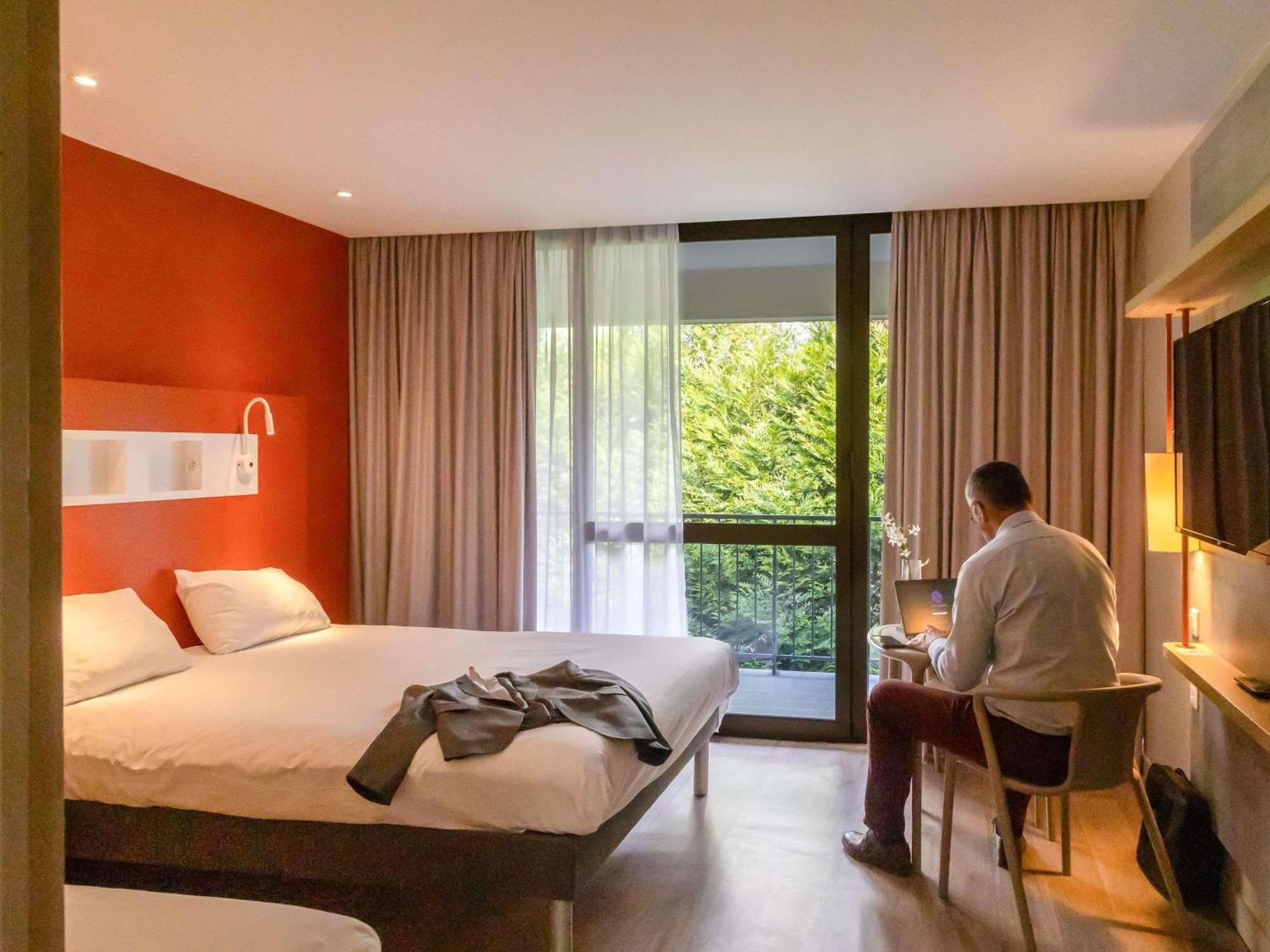 Hotel Ibis Budget En Velay 2*